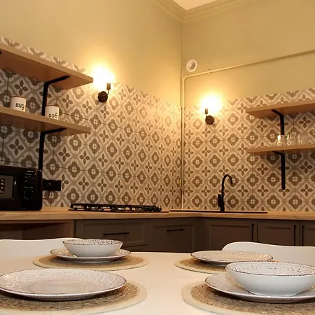 Historical Old City Apartment: Spacious Balcony Retreat Kamianets-Podilskyi Room photo