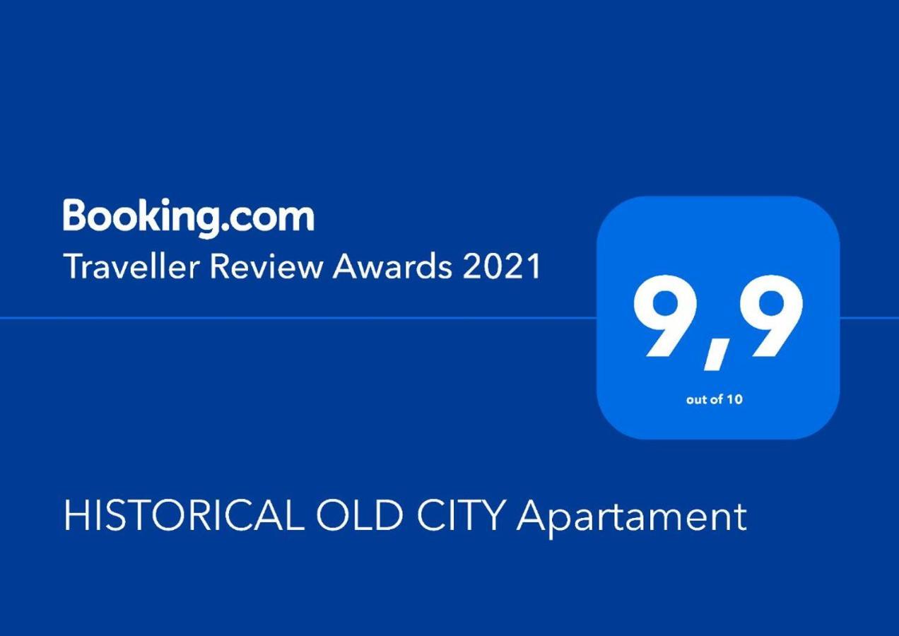 Historical Old Apartment: Spacious Balcony Retreat Kamianets-Podilskyi